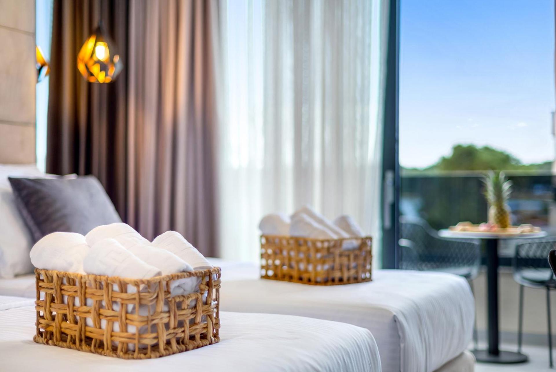 Fly Rooms Medulin - 50M From The Beach - New 2024 Room photo