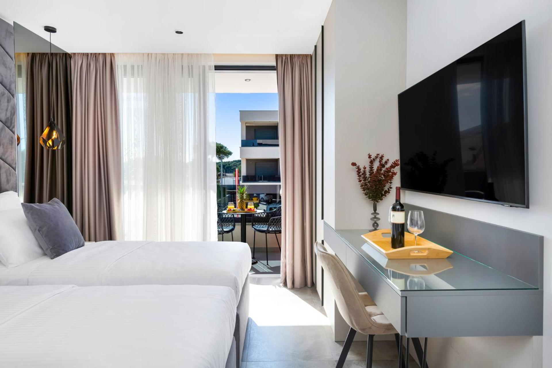 Fly Rooms Medulin - 50M From The Beach - New 2024 Room photo