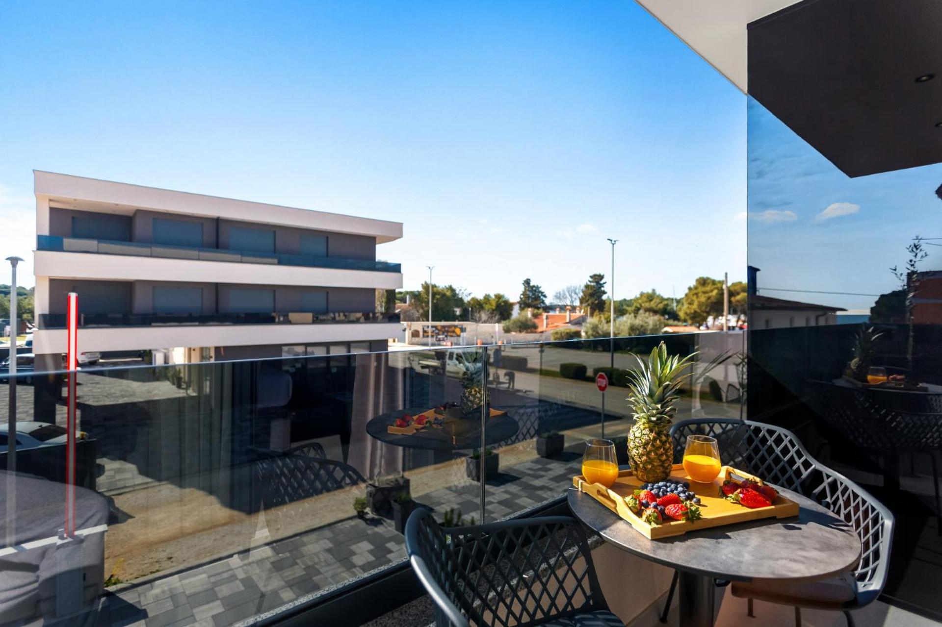 Fly Rooms Medulin - 50M From The Beach - New 2024 Room photo